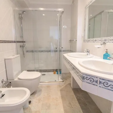 #008 T2 Tenis By Holidays Αλμπουφέιρα