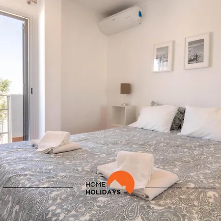 #008 T2 Tenis By Holidays *